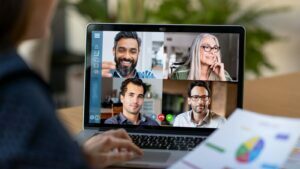 lavoro ibrido le nuove figure professionali che guidano il passaggio