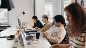 Supporto formazione e lavoro: staffetta tra incentivi