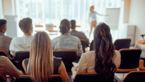 HR Manager analizza la formazione finanziata lavoratori CIG Puglia per la riqualificazione aziendale nelle PMI.
