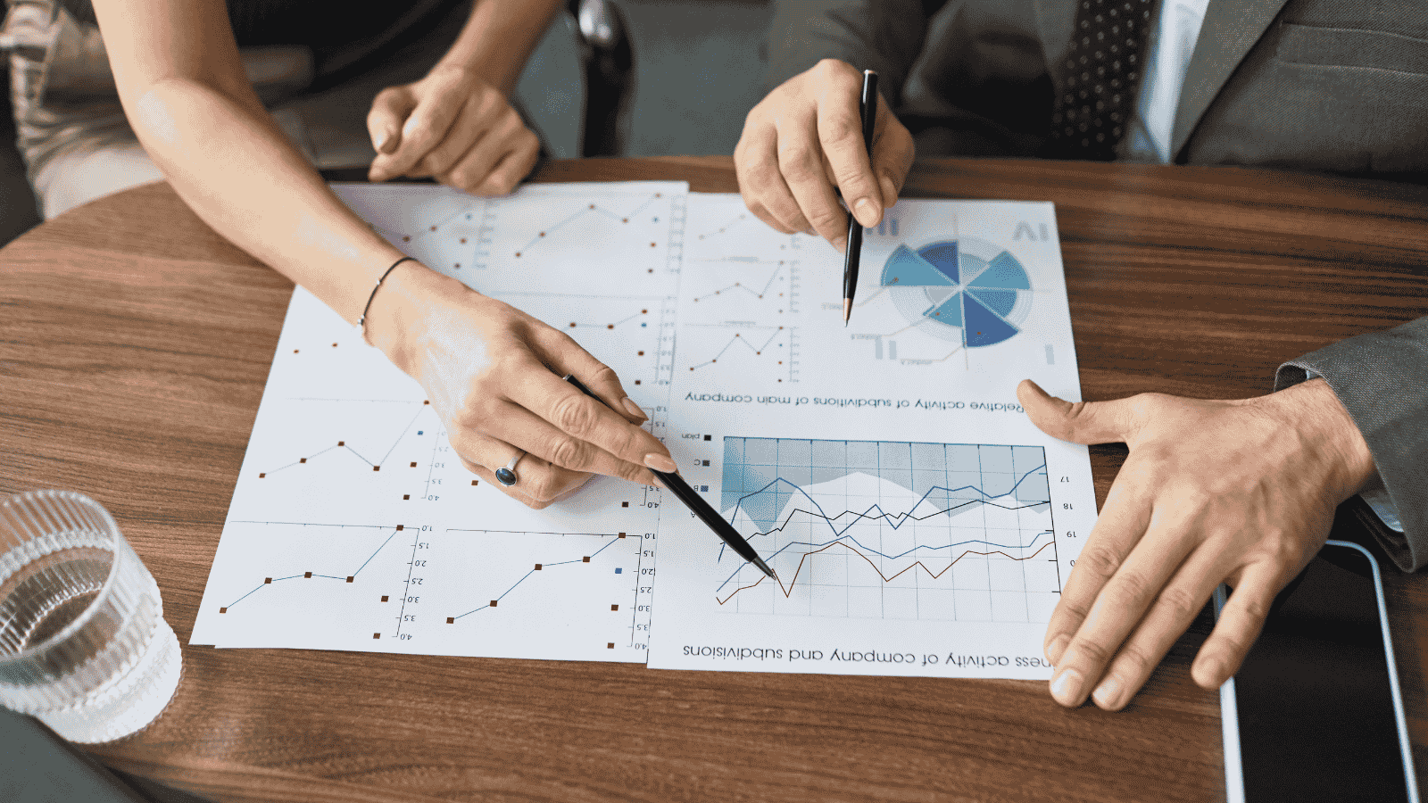 Costruzione del piano economico per aprire un'attività senza soldi con un percorso gratuito